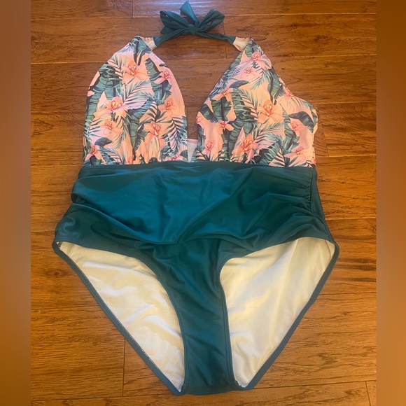 SHEIN Other - Shein 3X XXXL Swimsuit Color-block